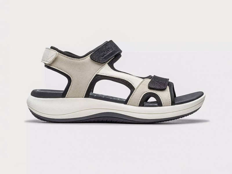 Sandalias outdoor ajustan tiras, cierres y suelas