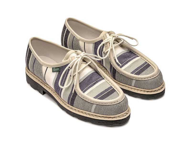 Lace-up casual shoes