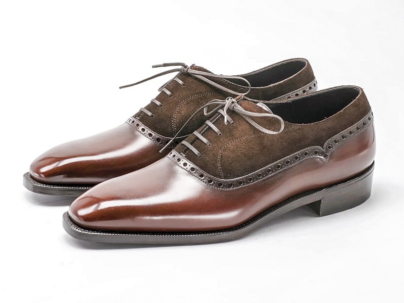 Lace-up dress shoes 