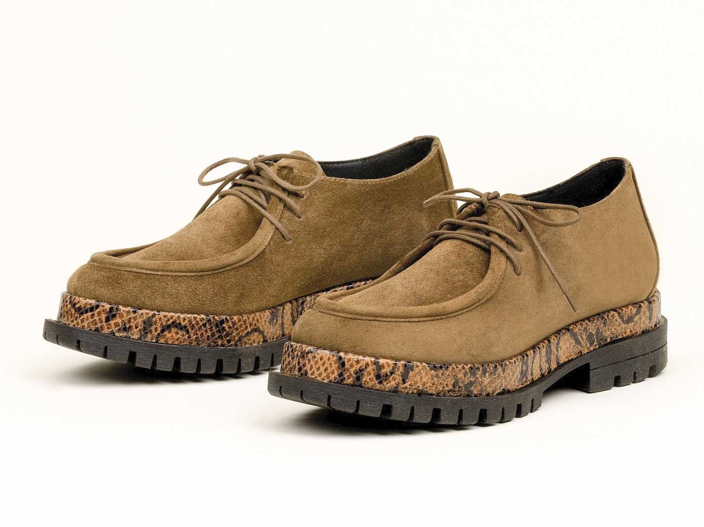 Zapatos bajos acordonados 