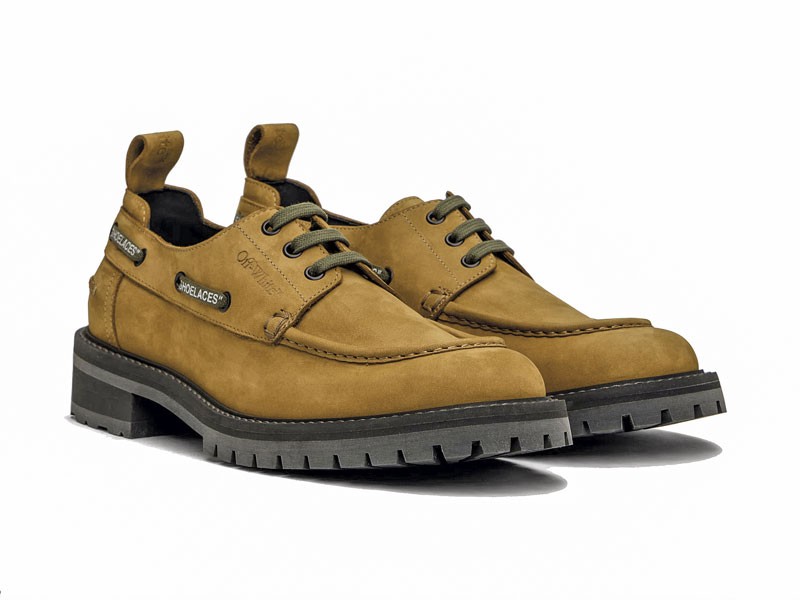 Lace-up casual shoes