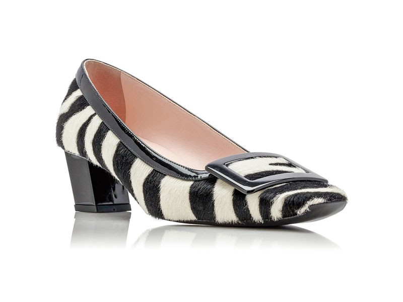 Closed high heel shoes