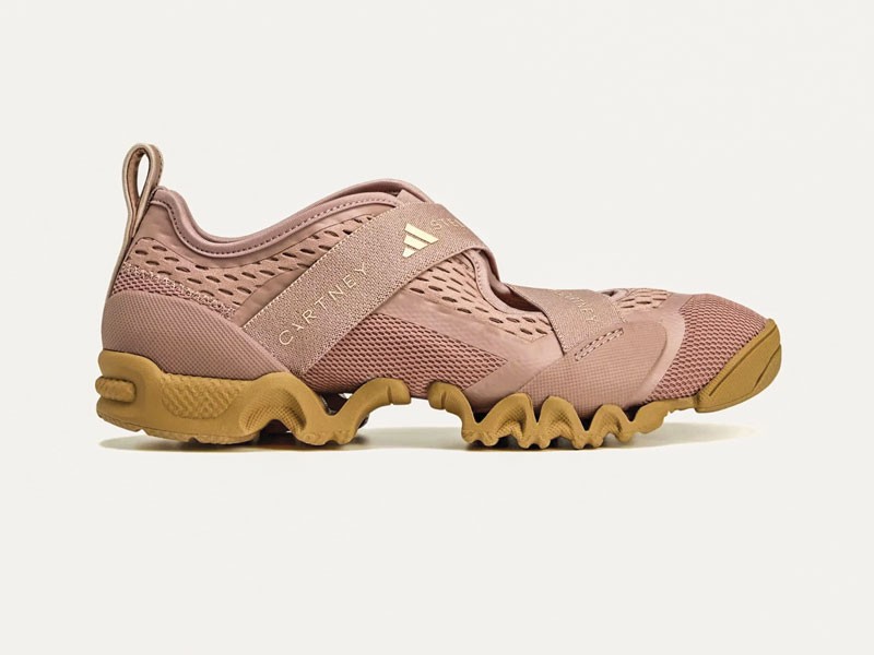 Fashion sneakers activate pink, lilac and technical soles