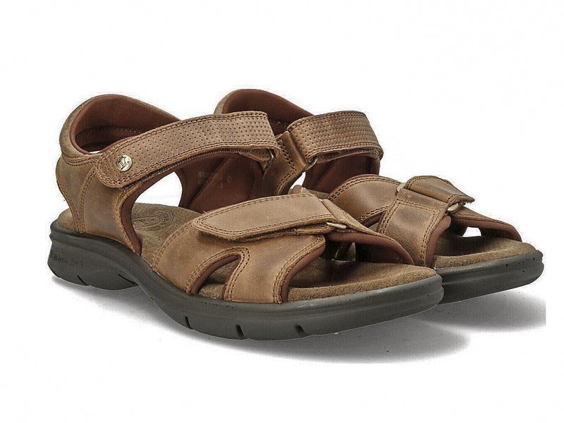 Sandals: Between classic and novel