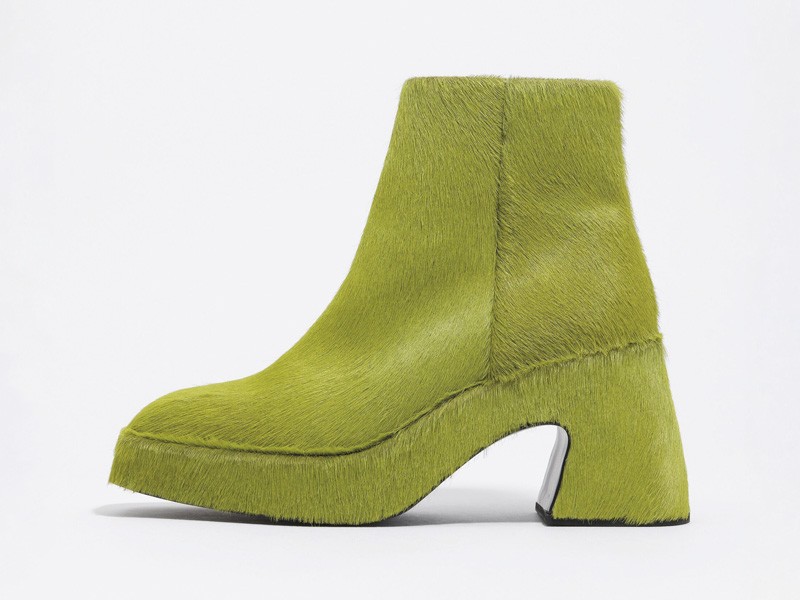 Botinetas altas con plataforma y cierres limpios