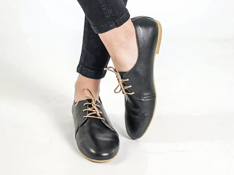 ACORDONADOS MUJER CALZADO TENDENCIA PRIMAVERA VERNAO 2026 2027 SERMA 157il_fullxfull.1366385334_s0y5.jpg Acordonados femeninos combinan calados, punteras y cordones
