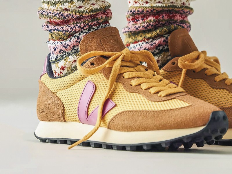 Urban sports sneakers: Updated vintage