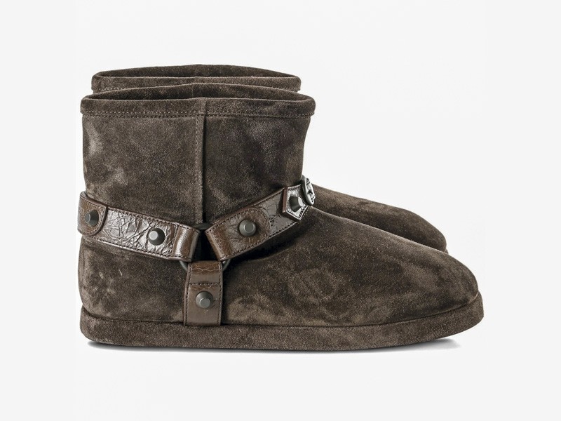 Chocolate emerges as a defining color trend in footwear