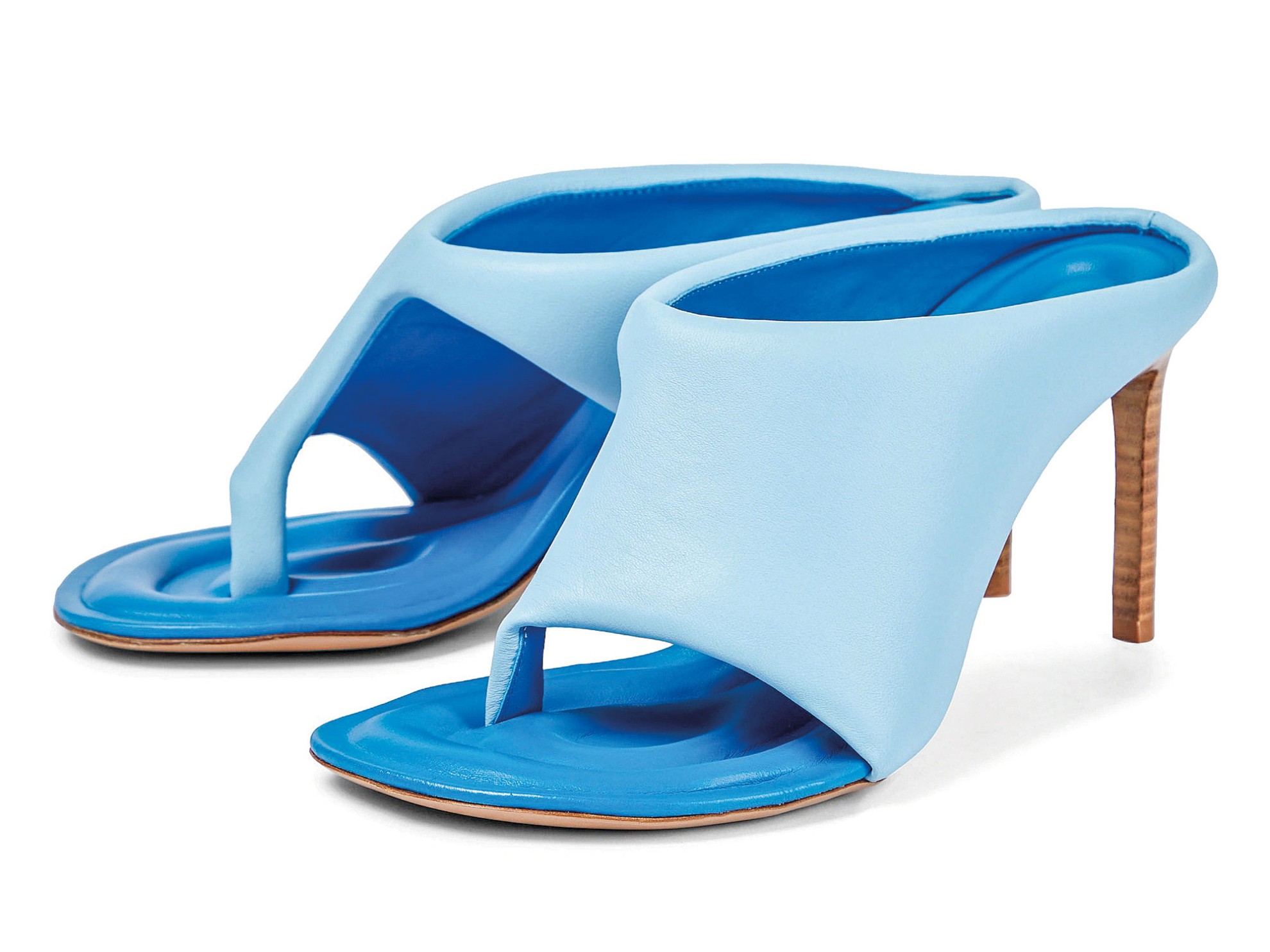 Flip flops with high heels and platforms: Minimal uppers, greater sensuality