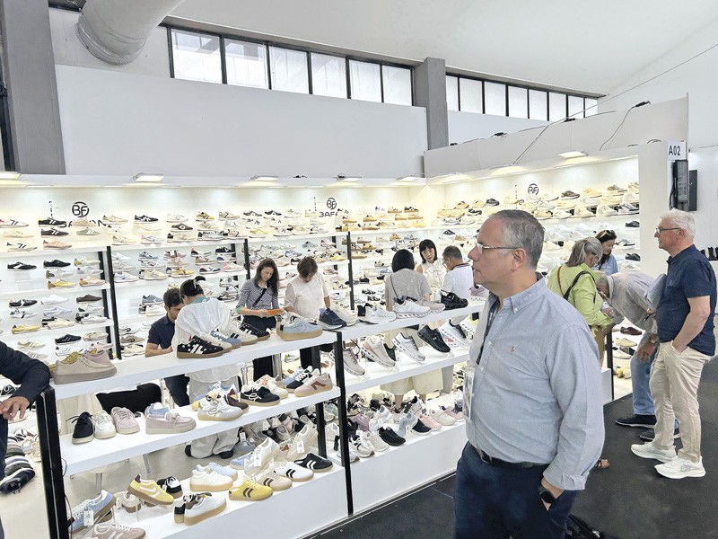 EXPO RIVA SCHUH se consolidó como el mayor encuentro global del calzado y manufacturas