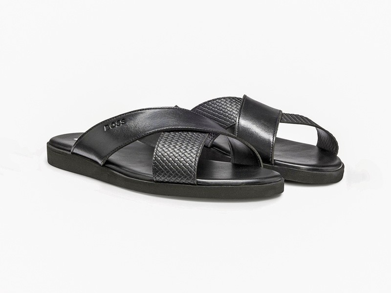 Urban slides combine wide bands, buckles and crossings