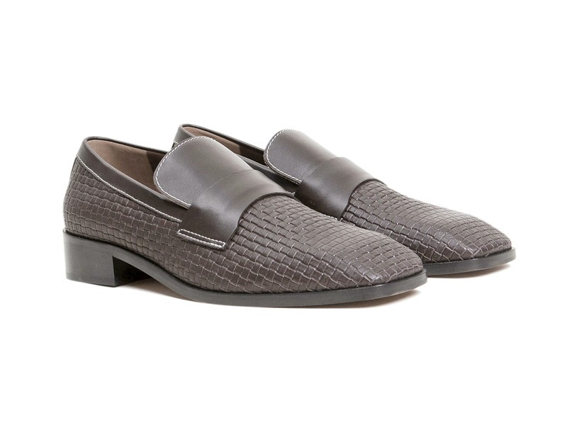 Casual/dress shoes