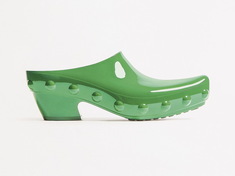 ZUECOS INYECTADOS MUJER CALZADO TENDENCIA PRIMAVERA VERNAO 2026 2027 SERMA167868075V2AS03791_A.jpg Injected clogs expand volume, color and relief