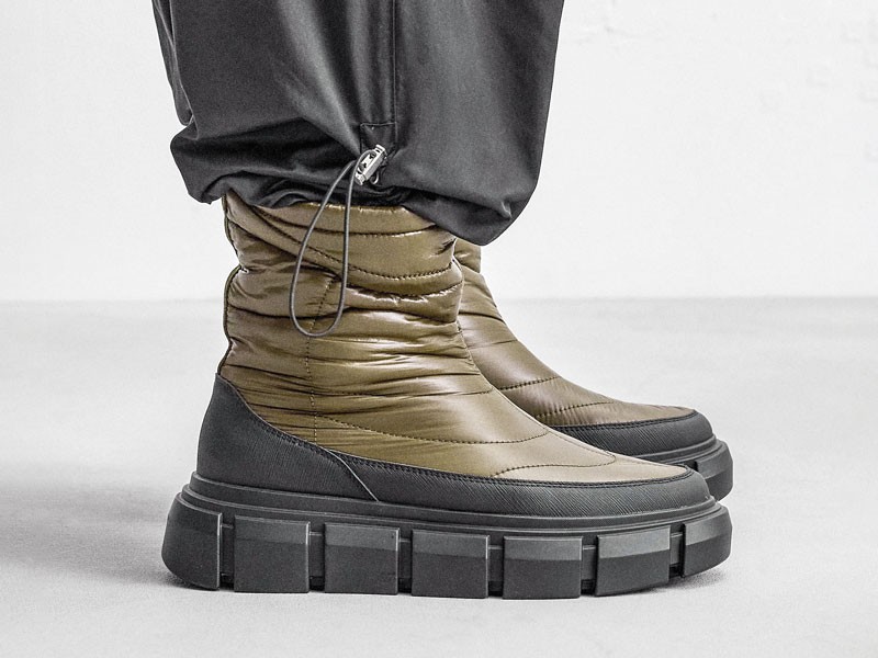 Boots / booties: reworked styles