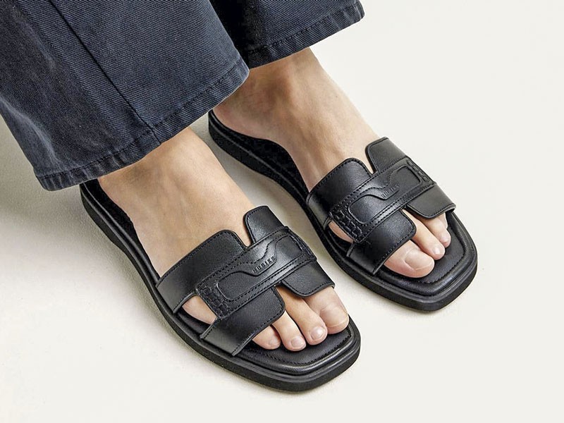 Flat Slides / Sandals