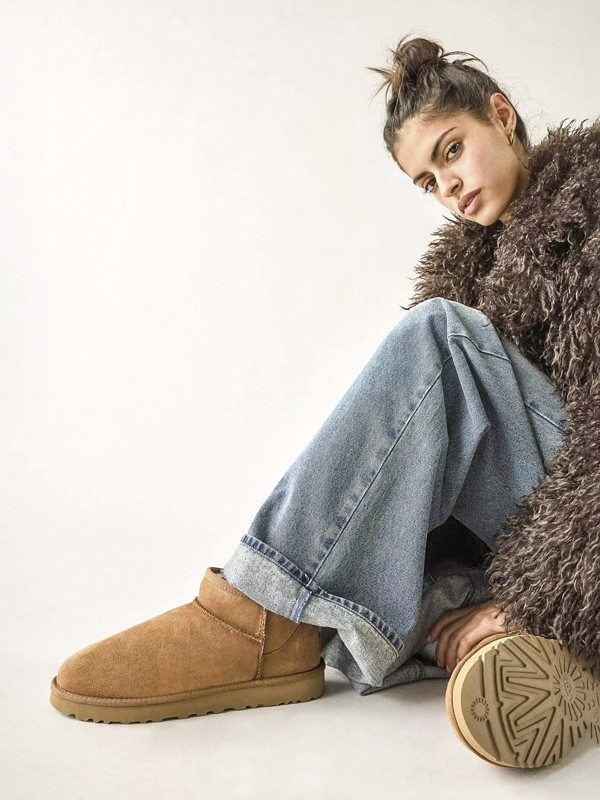 Puffer booties expand volume on the upper