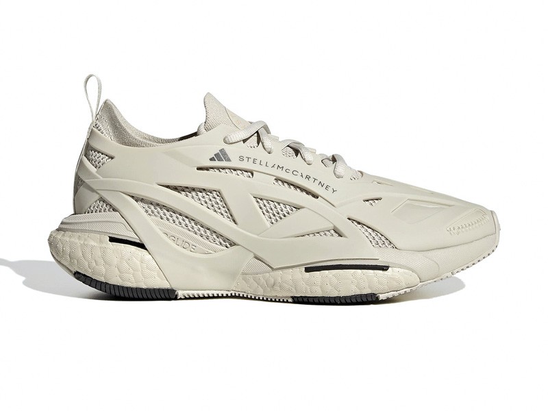 Performance sports sneakers