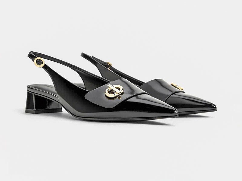 Flat slingback shoes