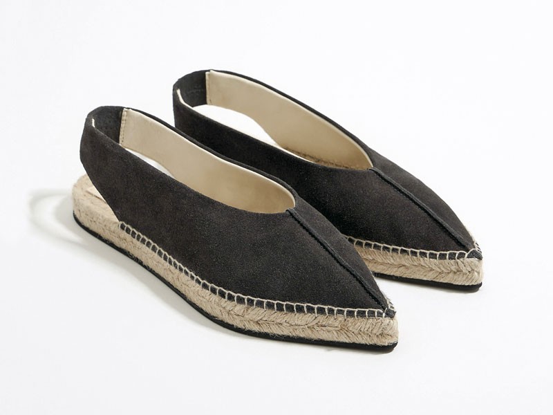 Low slingback shoes