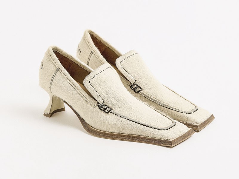 High shoes combine pointed toes, textures and heels