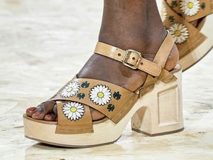 CALZADO-ZAPATO-MUJER-PLATAFORMA-CON-TACO-PRIMAVERA-VERANO-FOOTWEAR-SHOES-WOMAN-SPRING-SUMMER-SERMA-MIU-MIU_0129.jpg