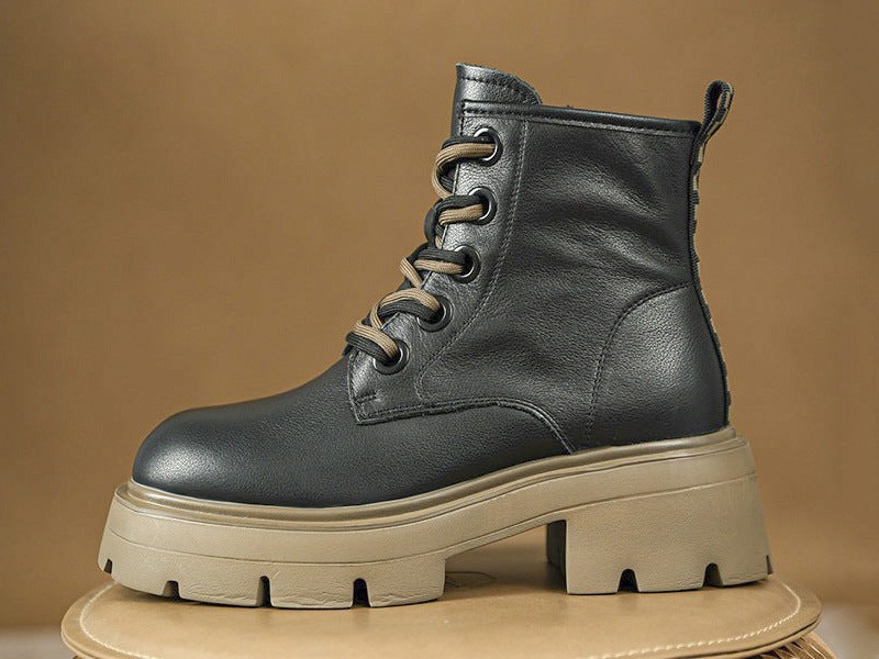 Lace-up boots. At the top of preferences for winter