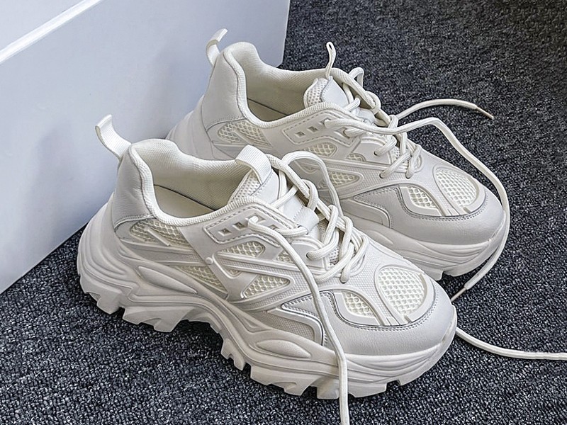 Chunky sneakers