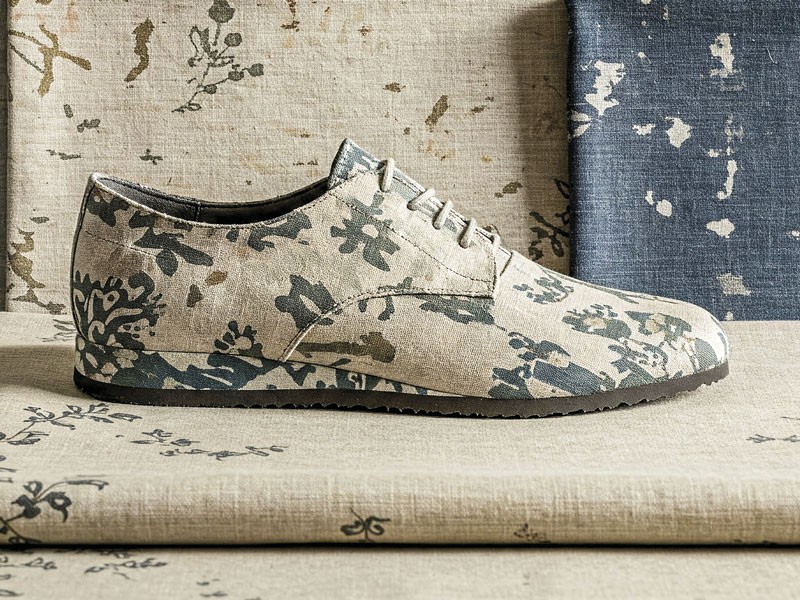 Lace-up shoes