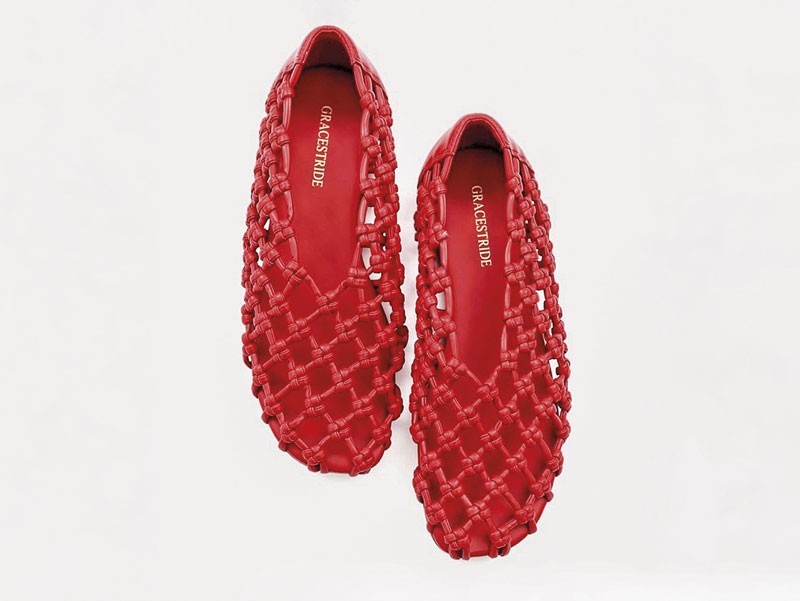 Ballerinas en red exploran calados, color y textura