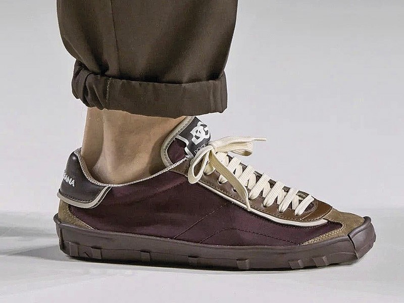 SNEAKERS-sAPA-ZAPATILLA-RETRO-SLIM--CALZADO--TENDENCIA-PRIMAVERA-VERNAO-2026-2027-SERMA167L415-STEL-LIGH-2776_2.jpg Men’s sneakers strengthen greens, gum soles and low profiles