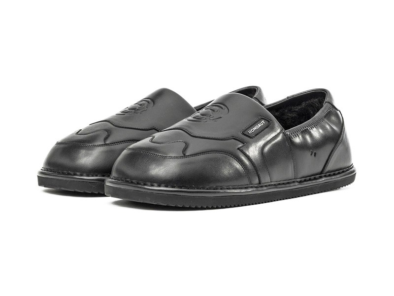 Bajos con forros visibles y volúmenes blandos