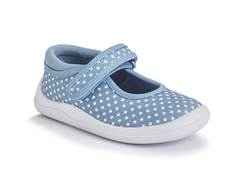 Closed children’s shoes
