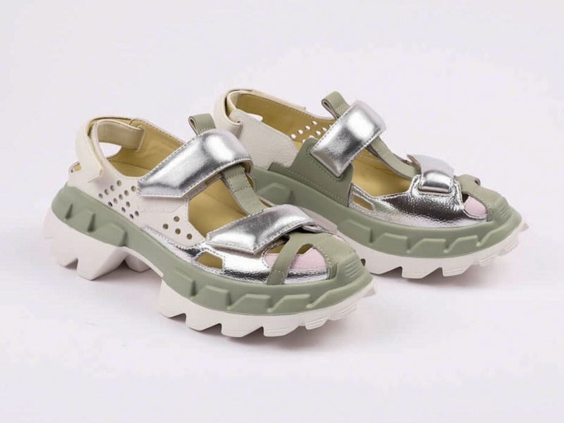 TENDENDIA SNEAKERS 4CCCCEES MODA CALZADO ZAPATILLAS 2024 2025 FOTO-5 (5).jpg 4CCCCEES: ¡La marca que rompe todos los moldes!