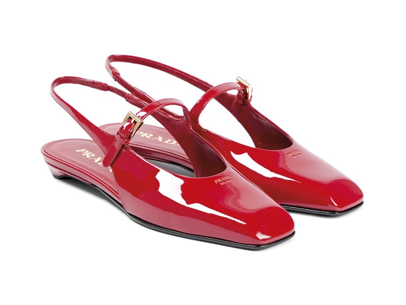 Low slingback shoes