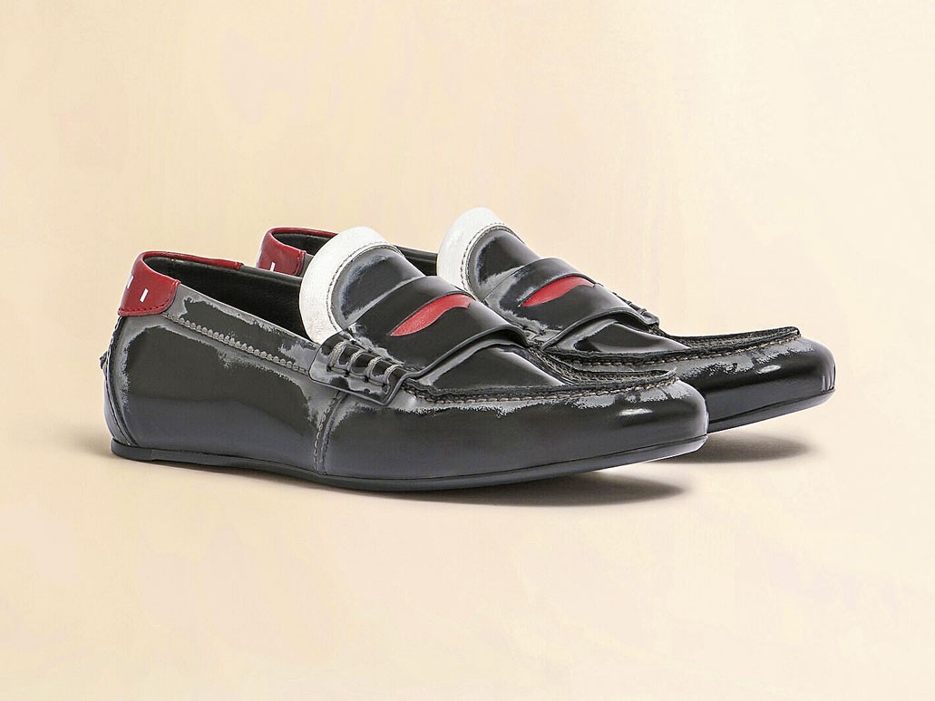 The black loafer and its renewed urban formality