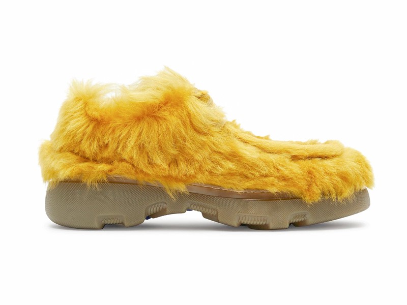 Los wallabees peludos de BURBERRY. ¡Irresistibles para los más friolentos!