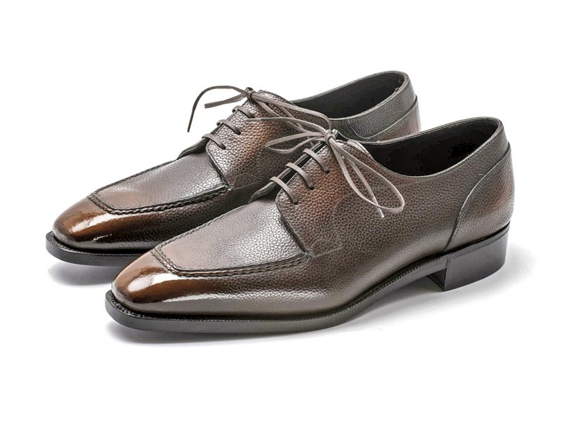 Lace-up dress shoes