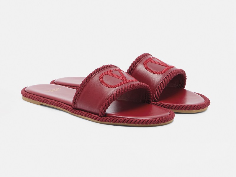 Straps and buckles shape uppers for summer sandals