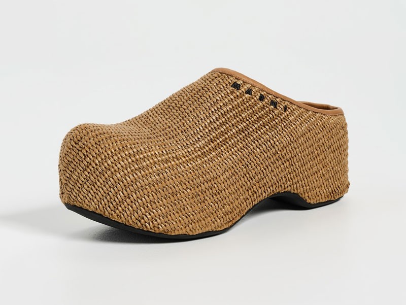 More fashionable than ever! Clogs are renewed and dominate the summer