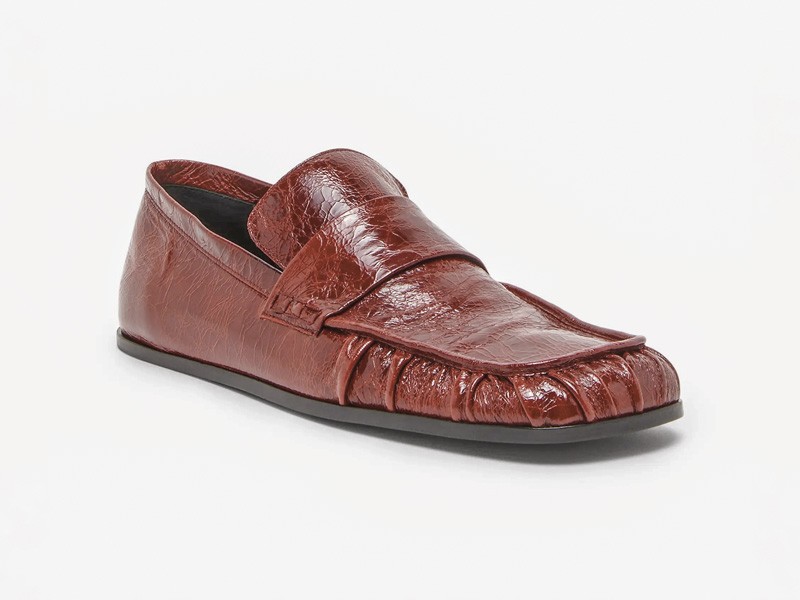 CUERO MUJER CALZADO TENDENCIA PRIMAVERA VERNAO 2026 2027 SERMA1670400022389681_DARKCHERRY_A1.jpg Leathers emphasize textures, color and woven surfaces