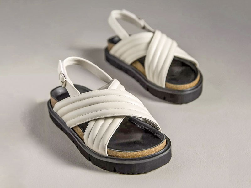 Flat sandals
