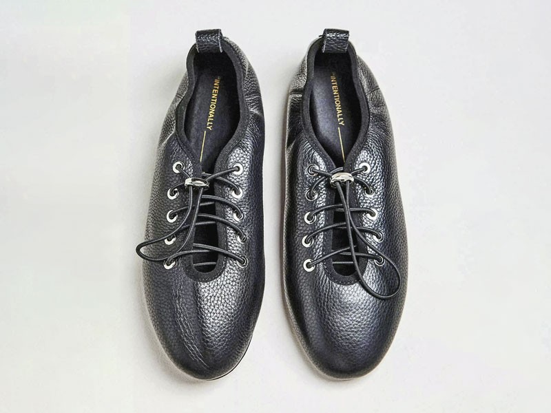 Lace-up shoes
