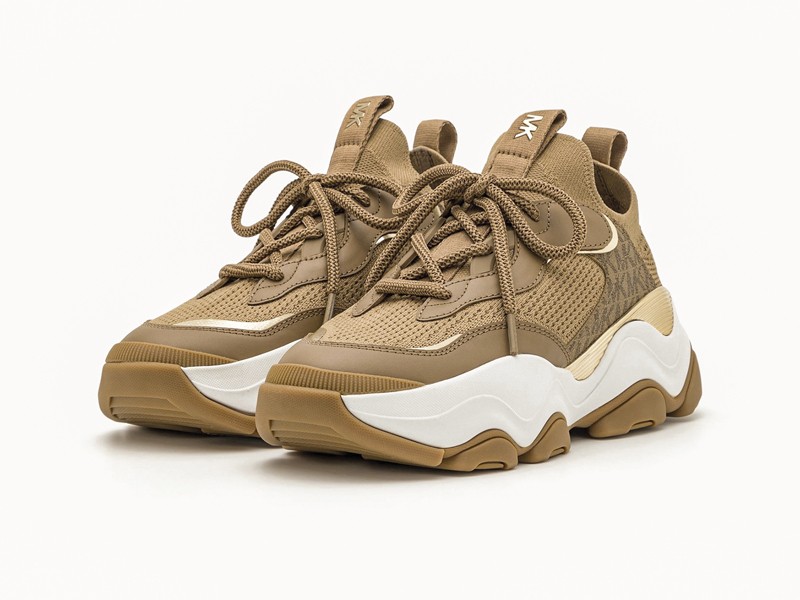 Sneakers chunky urbanas con suelas voluminosas y estética deportiva