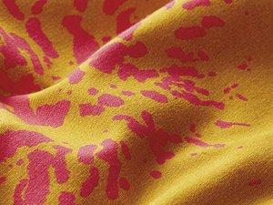 MATERIALES-TEXTILES-PRIMAVERA-VERANO-gots-tela-de-jersey-de-algodon-flores-de-sauco-tula-amarillo-curry-rosa-intenso--206_tula221_8940_02_ZB02.jpg