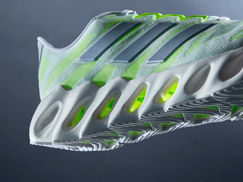 ADIDAS novelty. Hollowed sole for enhanced propulsion and smoothness 