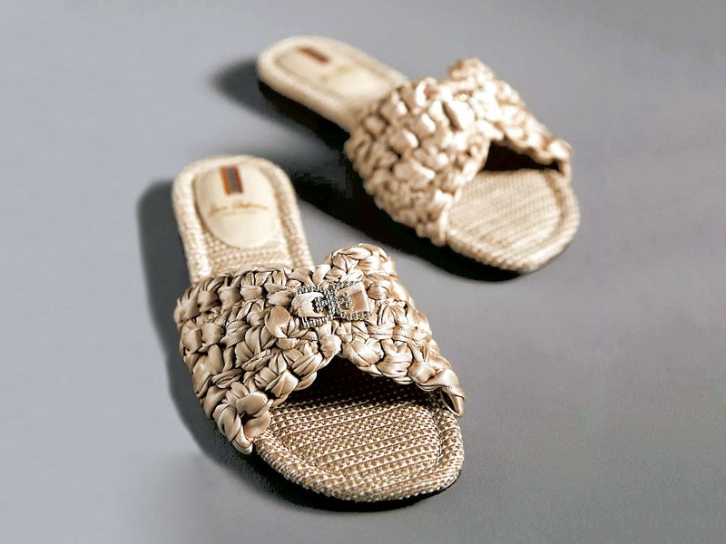 Flat Slides / Sandals