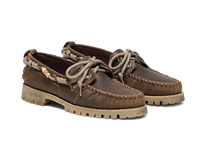 Lace-up casual shoes
