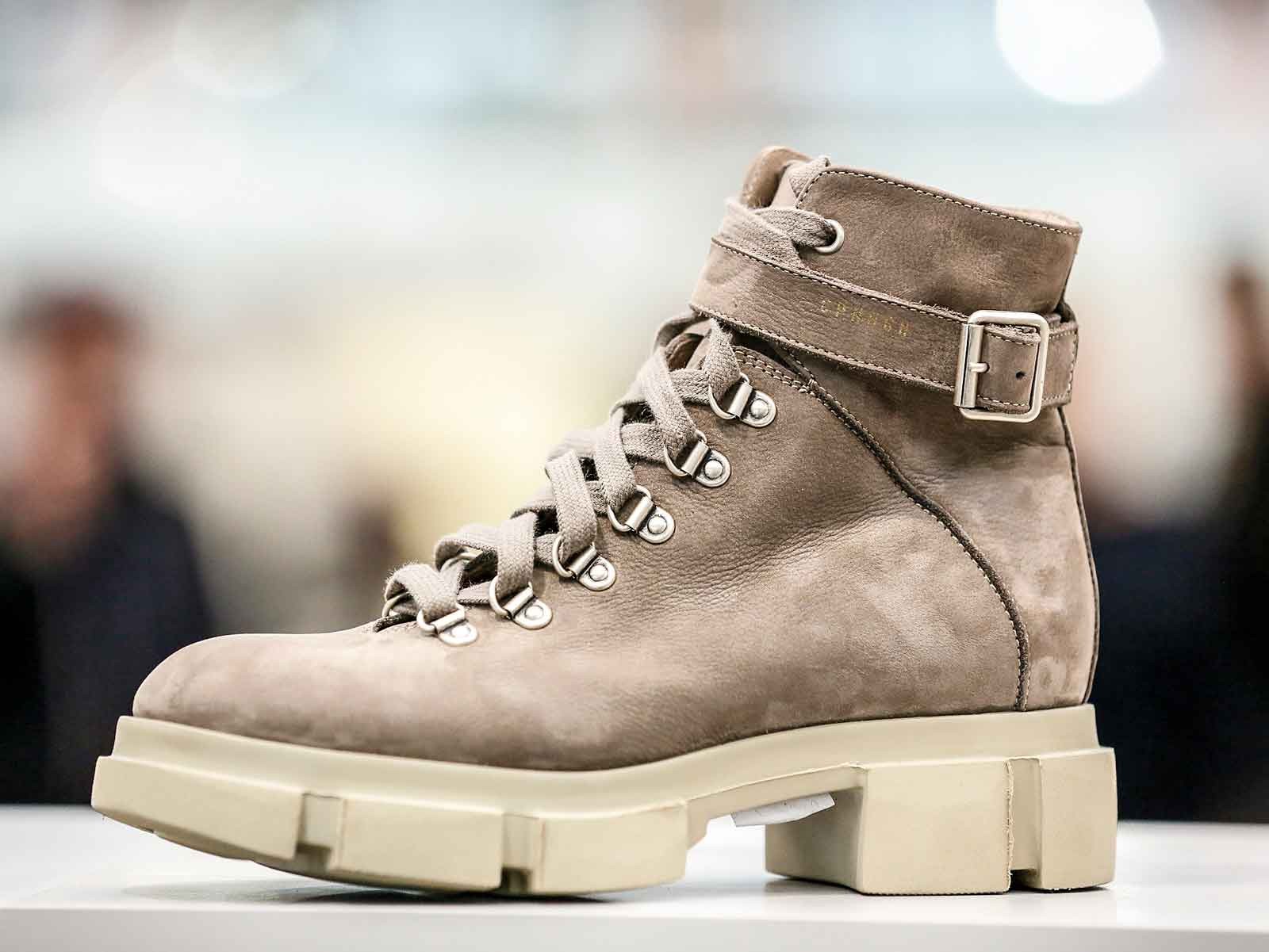 Unbeatable! GALLERY SHOES confirmed booties for next Fall-Winter 2021