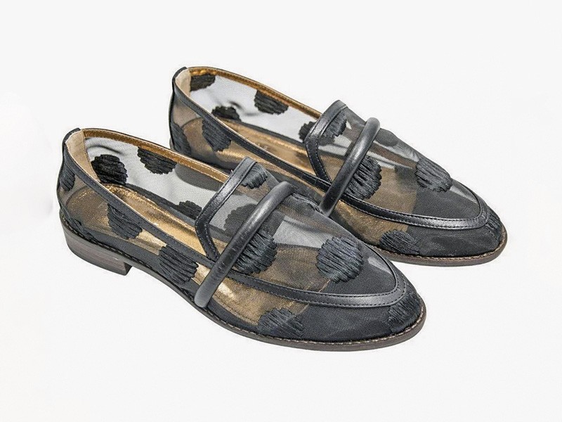 MATERIALES MESH MUJER CALZADO TENDENCIA PRIMAVERA VERNAO 2026 2027 SERMA 157EH5-0006-006_zoom4.jpg Mesh materials lighten women’s flats with transparency