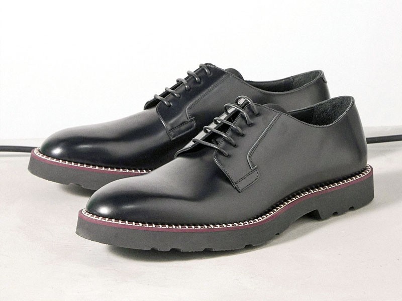 Lace-up dress shoes